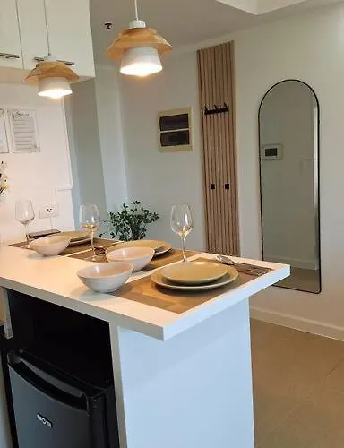 Apartment Luxury Bohemian Venice Canal Mall & Bgc Views Manila