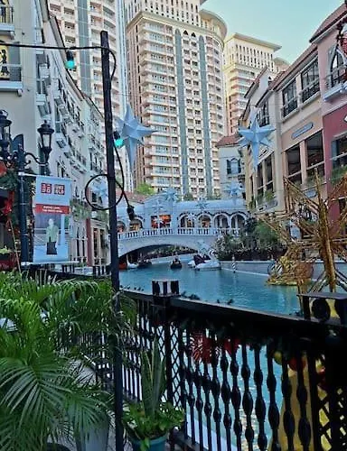 Apartment Luxury Bohemian Venice Canal Mall & Bgc Views