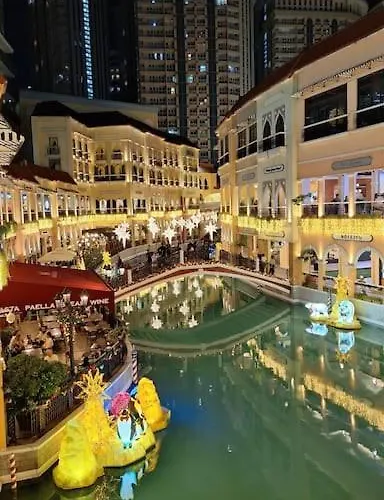 Apartment Luxury Bohemian Venice Canal Mall & Bgc Views