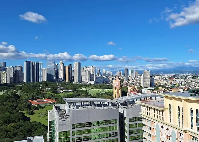 Luxury Bohemian Venice Canal Mall & Bgc Views Apartment