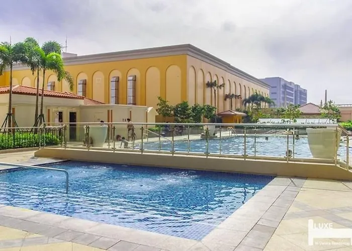 Luxury Bohemian Venice Canal Mall & Bgc Views Apartment