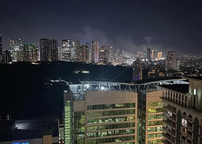 Luxury Bohemian Venice Canal Mall & Bgc Views Apartment