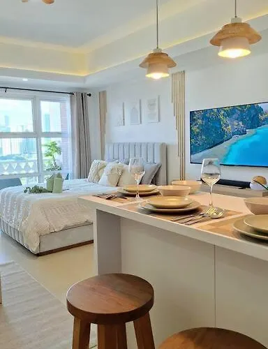 Apartment Luxury Bohemian Venice Canal Mall & Bgc Views